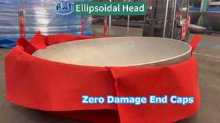 As tampas de aço inoxidável foram protegidas por um pano vermelho durante todo o processo.